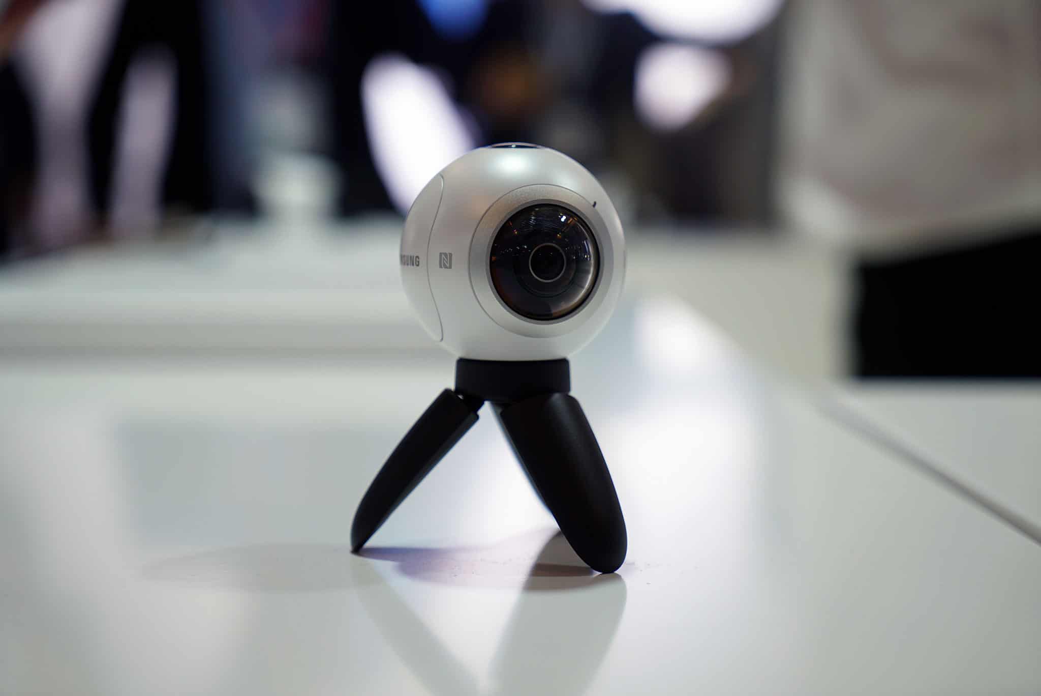 Samsung's Gear 360 camera brings 360 video to the masses