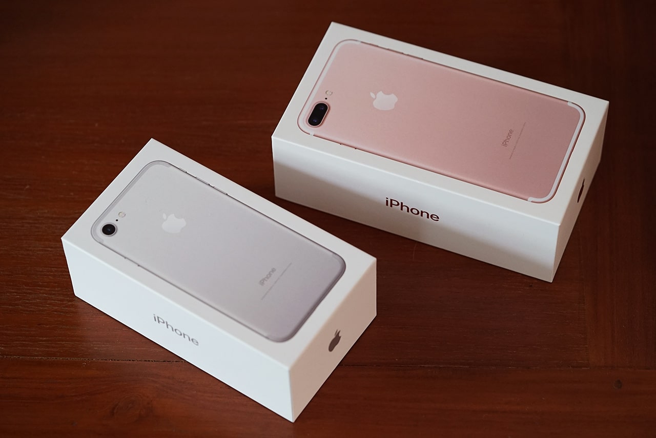laser verticaal deze Apple iPhone 7 and iPhone 7 Plus unboxing and hands-on - GadgetMatch