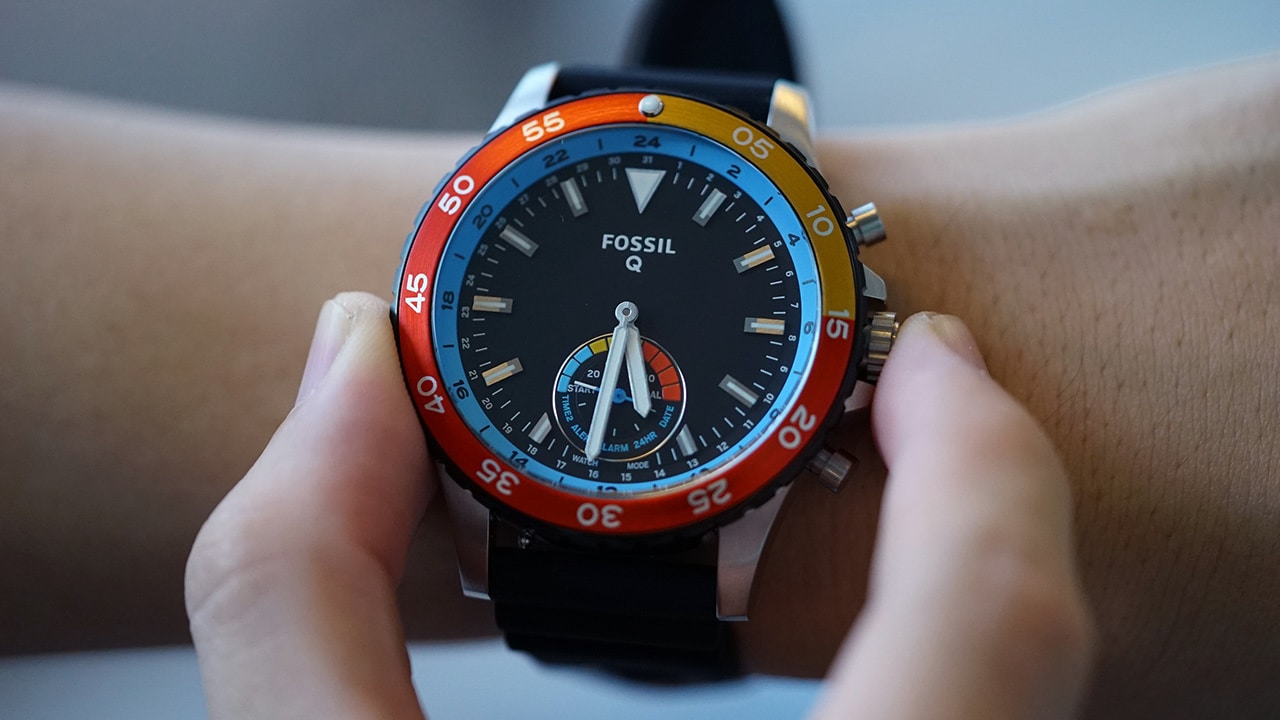 Fossil Q Hybrid: Reinventing the smartwatch - GadgetMatch