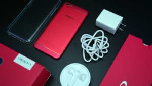 What's inside the red OPPO F3 box
