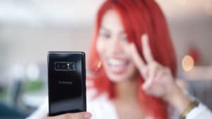 Taking selfies with the Samsung Galaxy Note 8