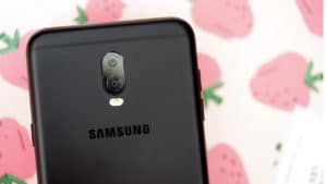 Samsung Galaxy j7+ dual-camera