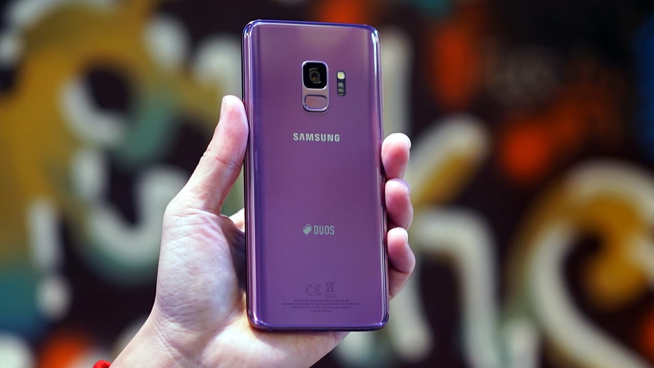 Samsung Korea starts offering custom skins for Galaxy Z Flip - SamMobile