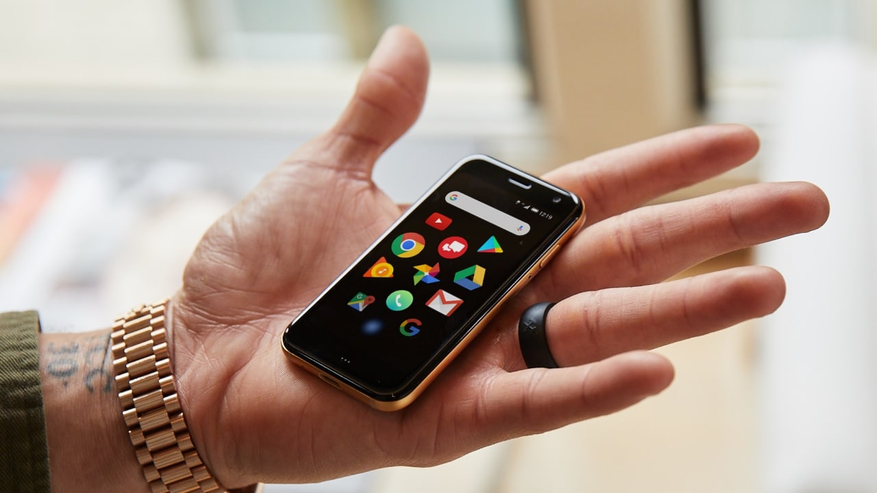 The new Palm phone is small and meant to just be a sidekick - GadgetMatch