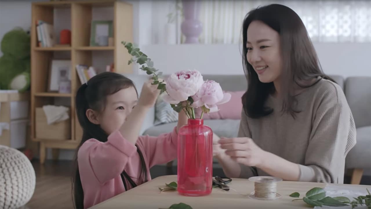 Samsung is a flower vase that's also a fire extinguisher - GadgetMatch