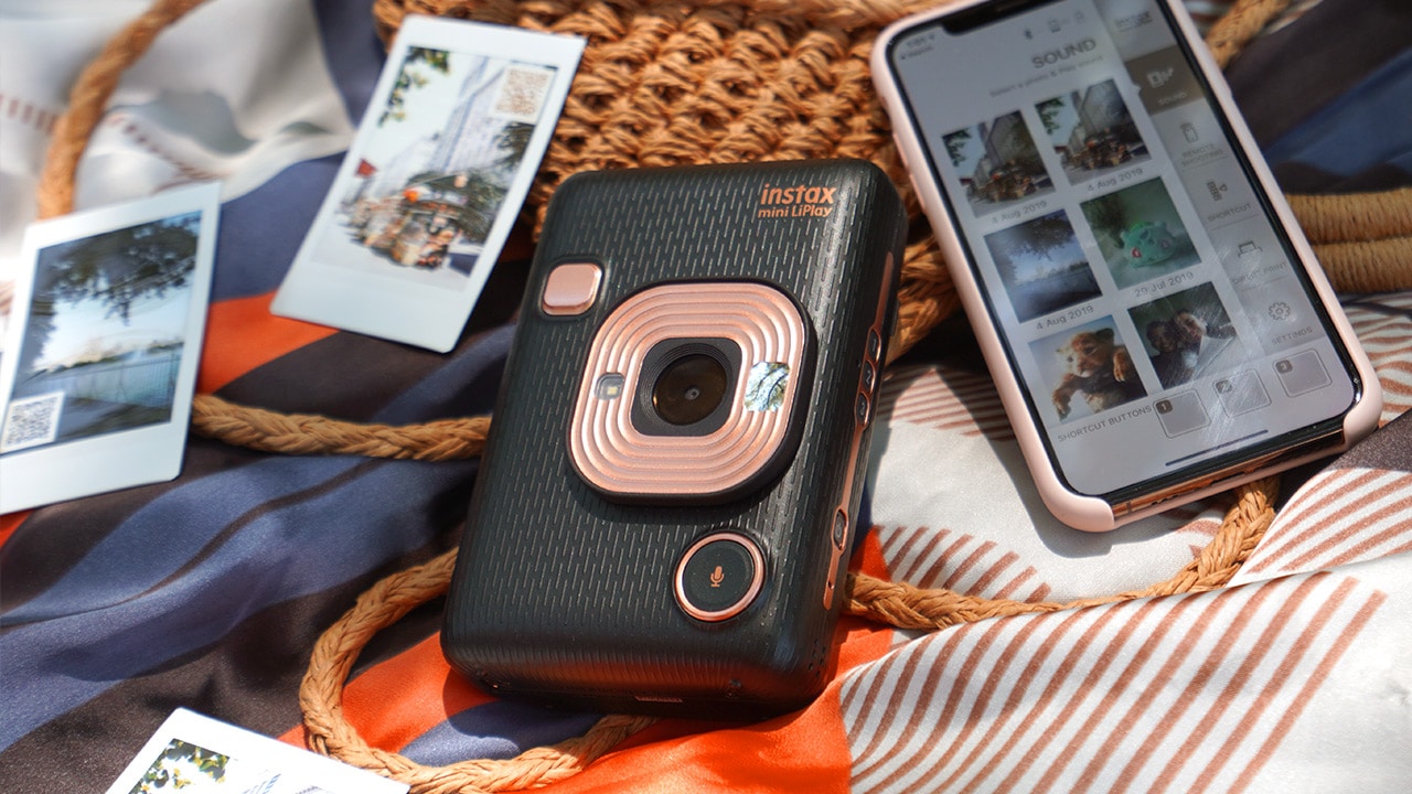 4 Reasons The Instax Mini Liplay Is Perfect For Any Occasion Gadgetmatch