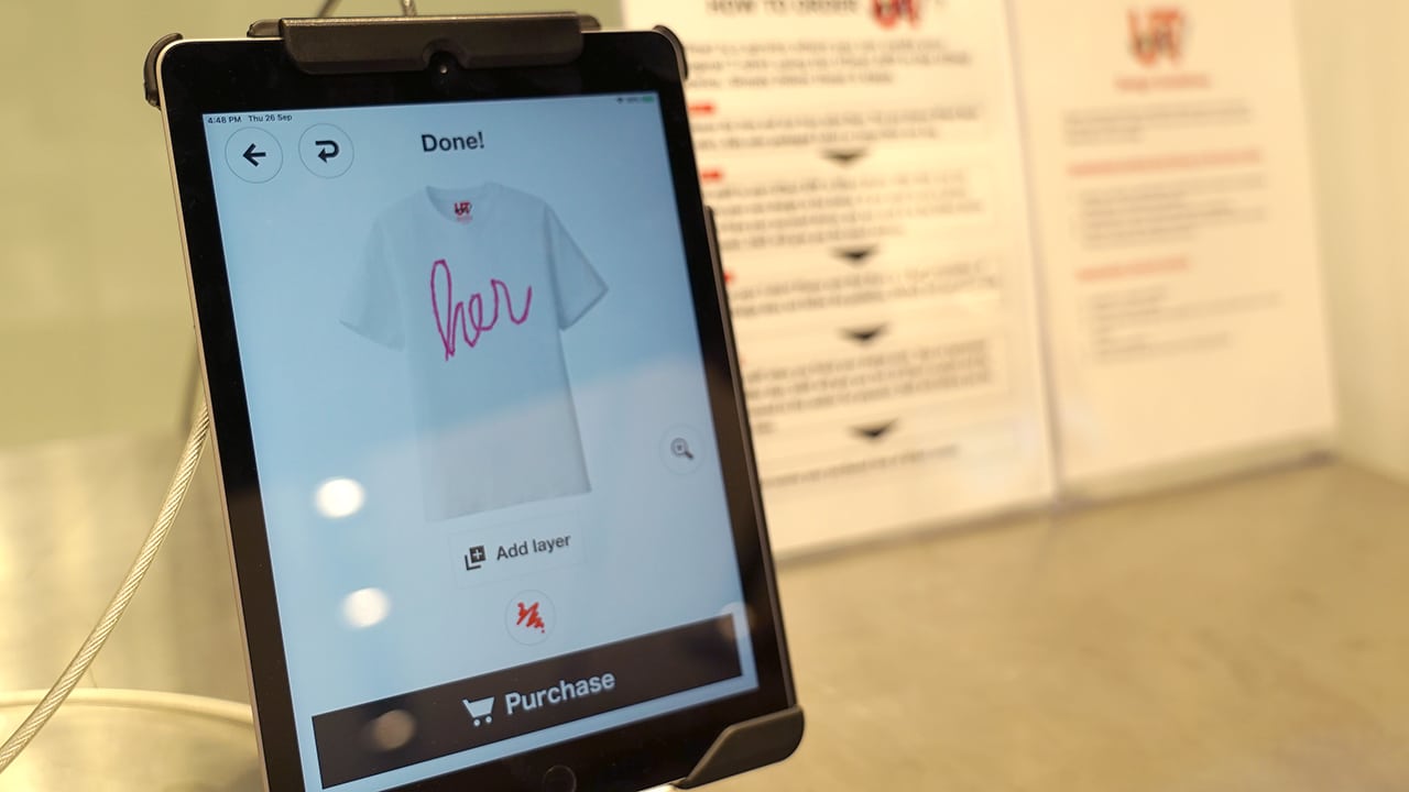 UNIQLO will now let you design and print your own shirt in-store -  GadgetMatch