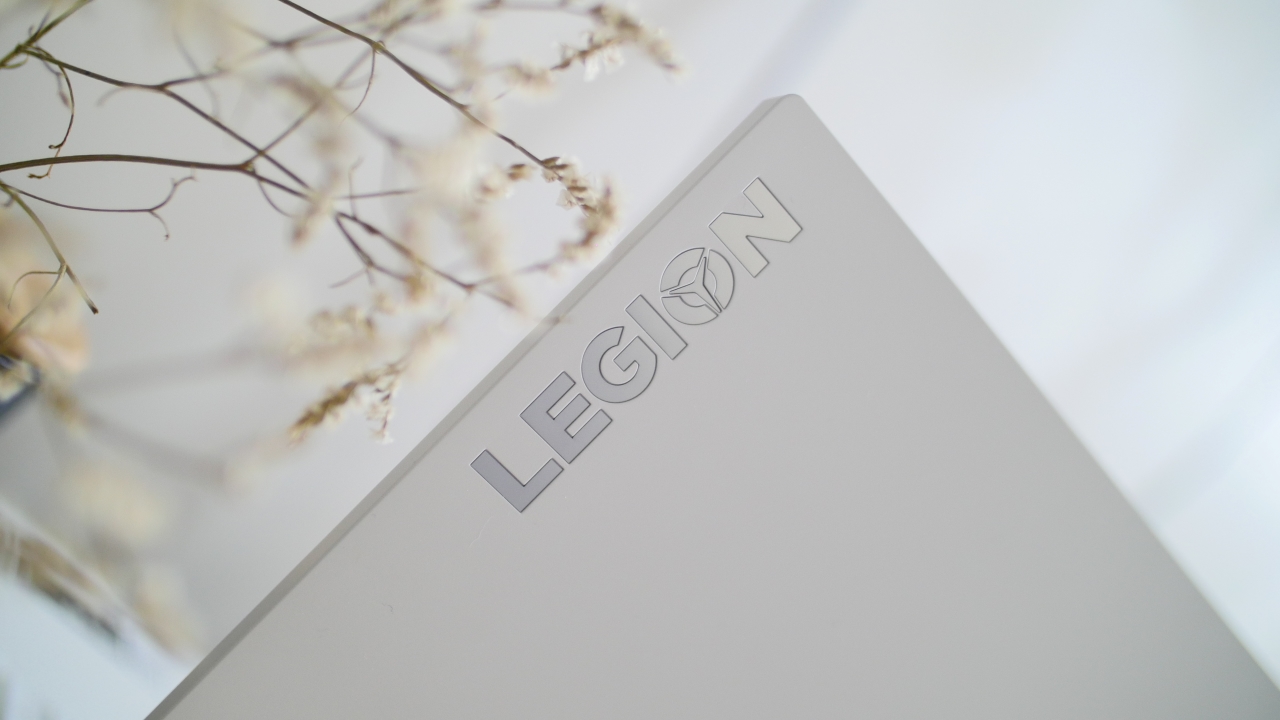Legion 5 Stingray White
