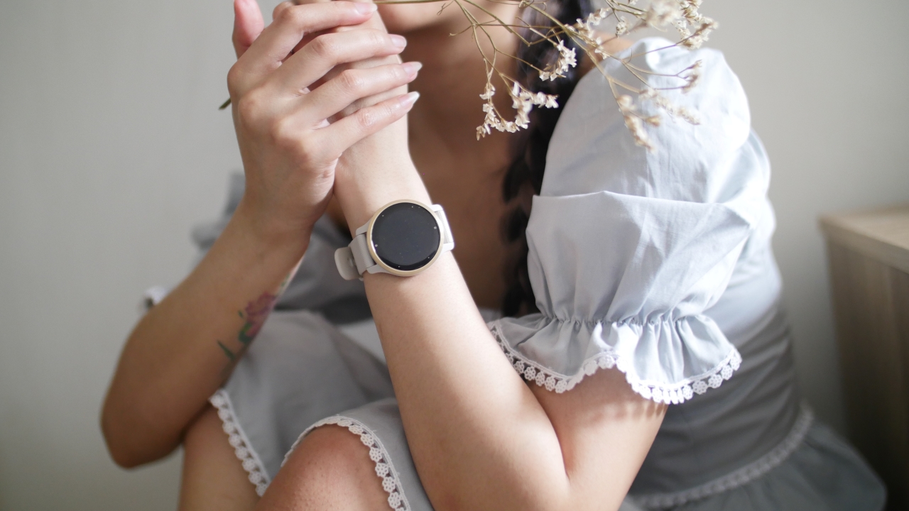 Garmin Venu 2S: Reclaiming my female body - GadgetMatch