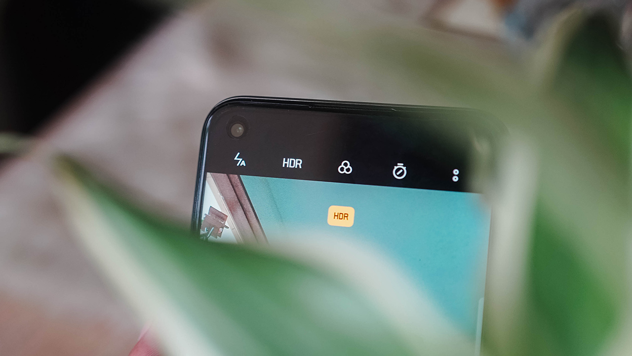 realme 8i review: Don't judge a phone by its spec sheet - GadgetMatch