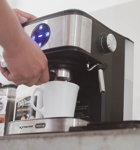https://149367133.v2.pressablecdn.com/wp-content/uploads/2021/12/gadgetmatch-xtreme-home-coffee-machine-espresso-12-560x600.jpg