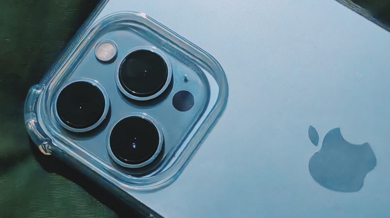 Take a look at the iPhone 14 Pro Max–and its giant camera bump–from every  angle