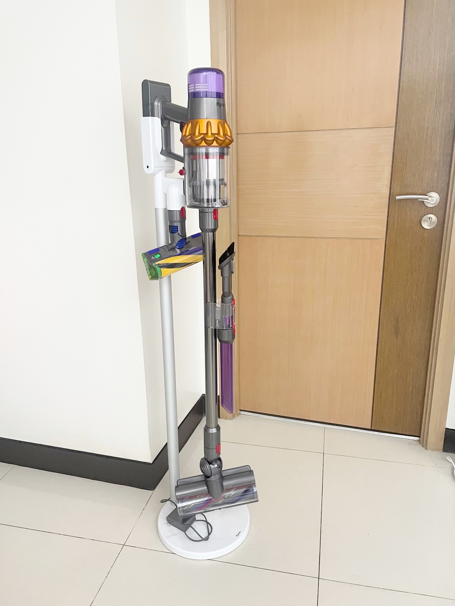 Dyson V15 Detect™ Absolute, Support multi-accessoires Wall Dok™